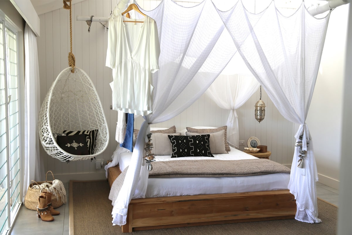 35 потрясающих спален с балдахином над кроватью