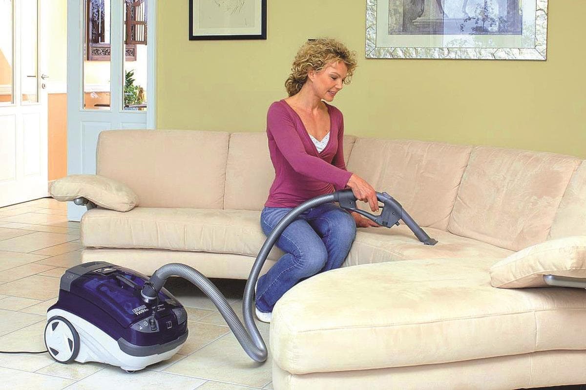 Как почистить засаленный диван - магазин мебели Dommino